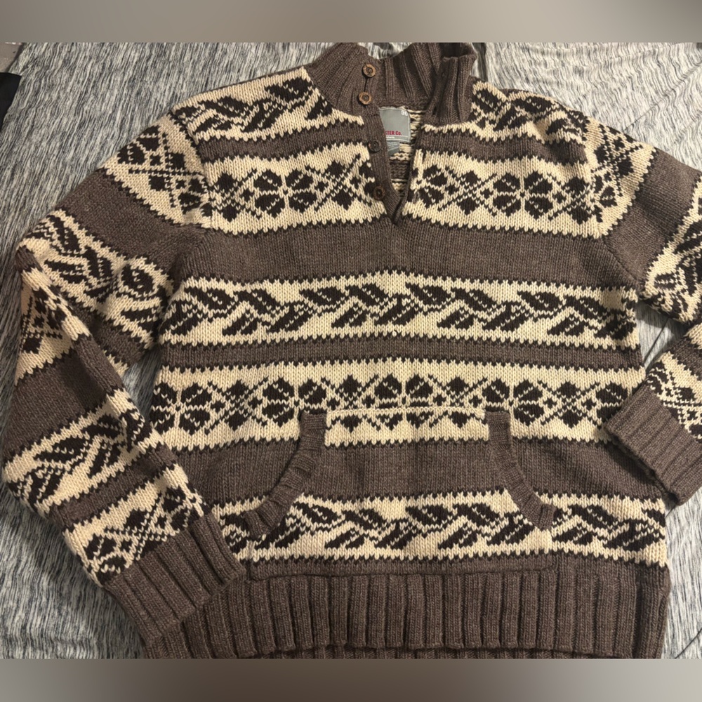 Hollister Men's Patterned‎ Brown and Cream Crewneck Sweater